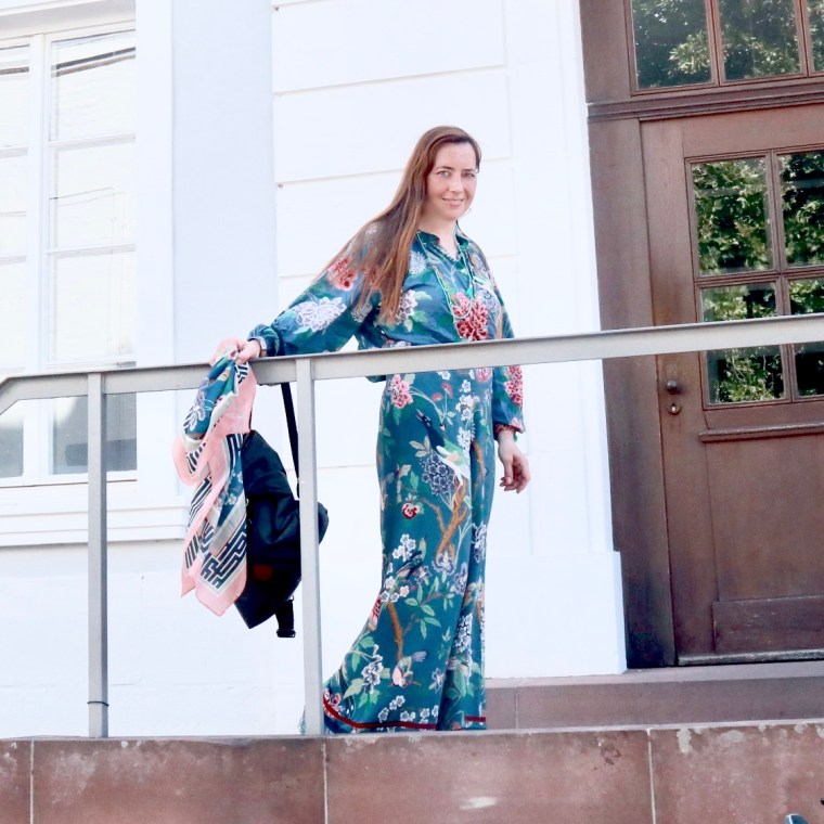 Nessy in floralem Design vor dem Schloss in Saarbrücken