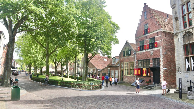 DD579C87-8151-4B99-B1D5-C6AB99AD9879_1_201_a